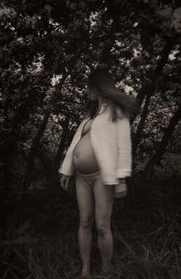 des photos en noir et blanc de grossesse