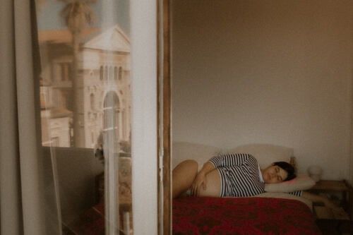 shooting grossesse a domicile avec marguerite photographe