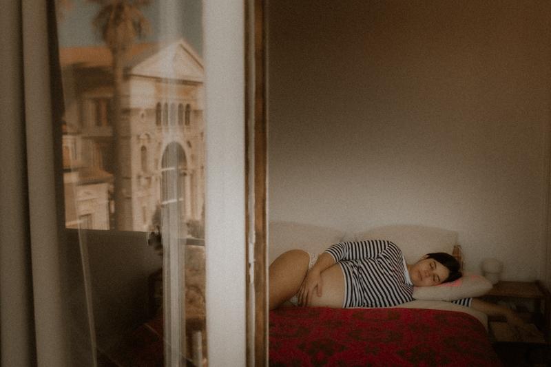 seance photo a domicile pour des photos intimiste de grossesse